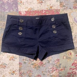 Express size 4 dress shorts in blue with silver buttons